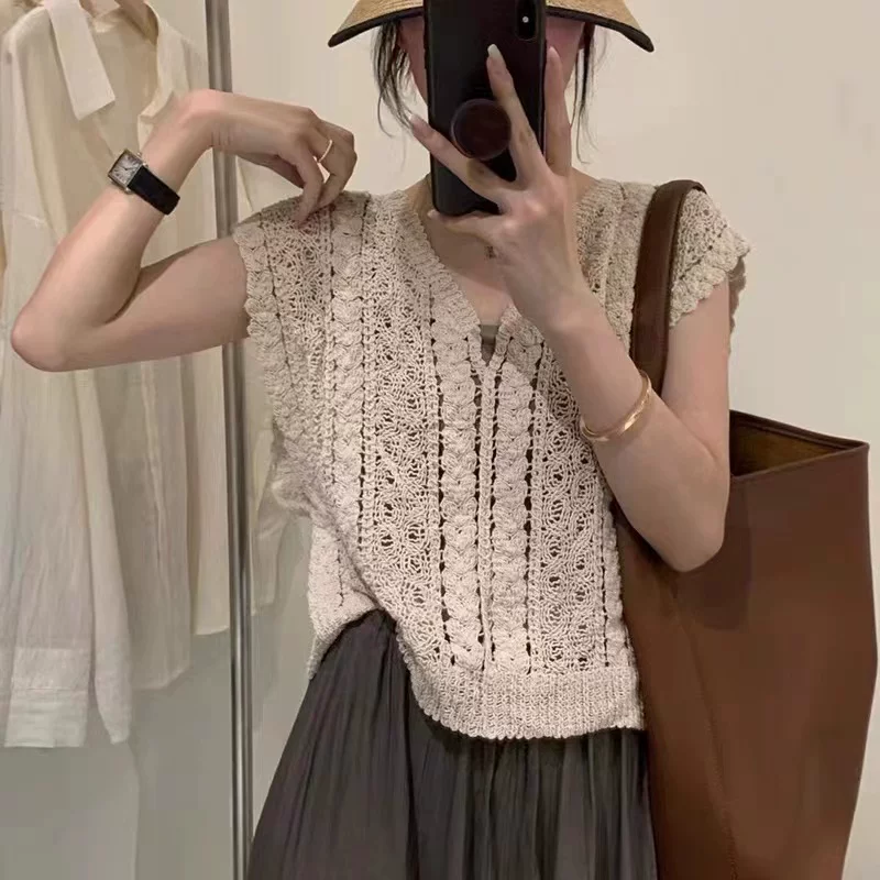 韩系夏季新款学院甜美编织镂空V领针织背心马甲女套头宽松两件套